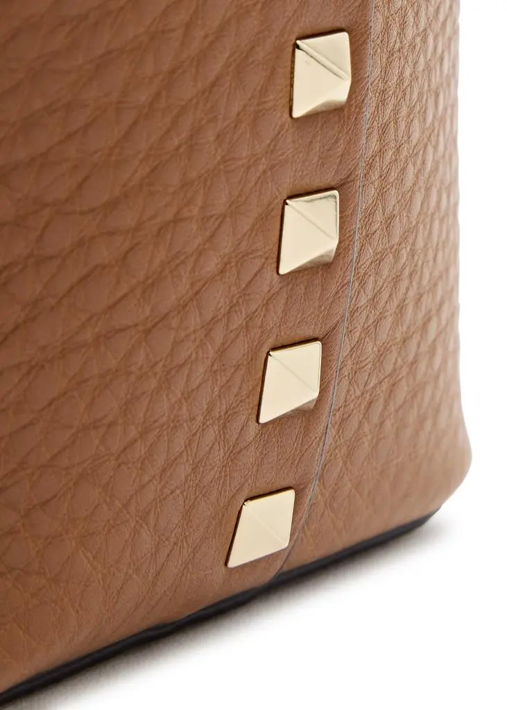 Valentino Rockstud grained leather bucket bag 3