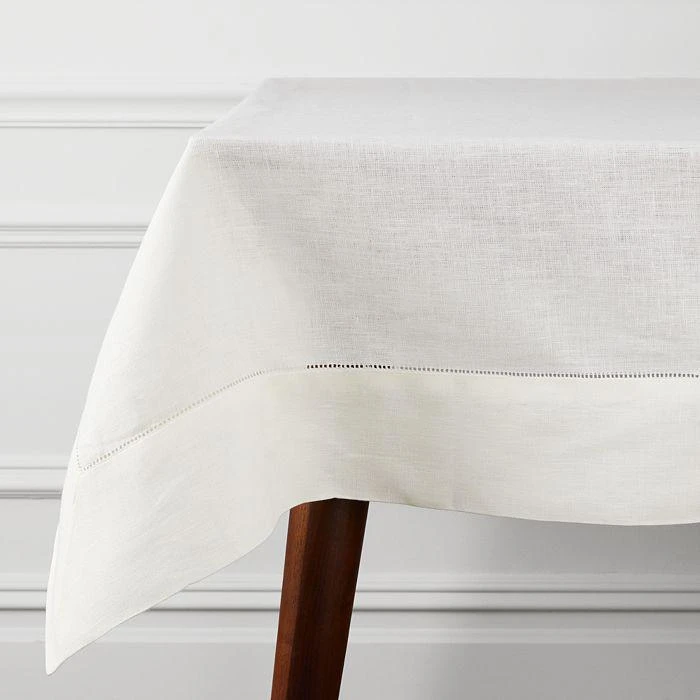 Sferra Festival Tablecloth, 66" x 106" 1