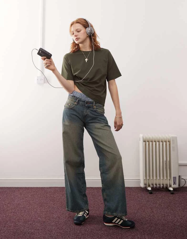 Weekday Weekday Perfect boxy fit t-shirt in khaki 2