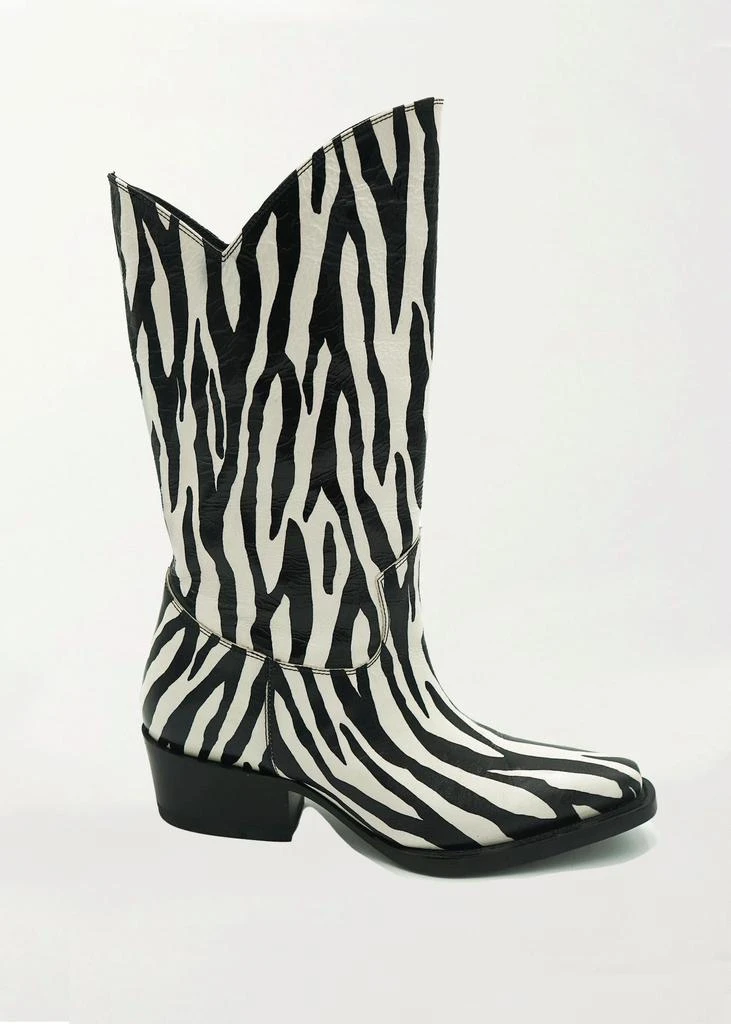 Che by Chelsey Women's Zebra Texan Boots In Black 2