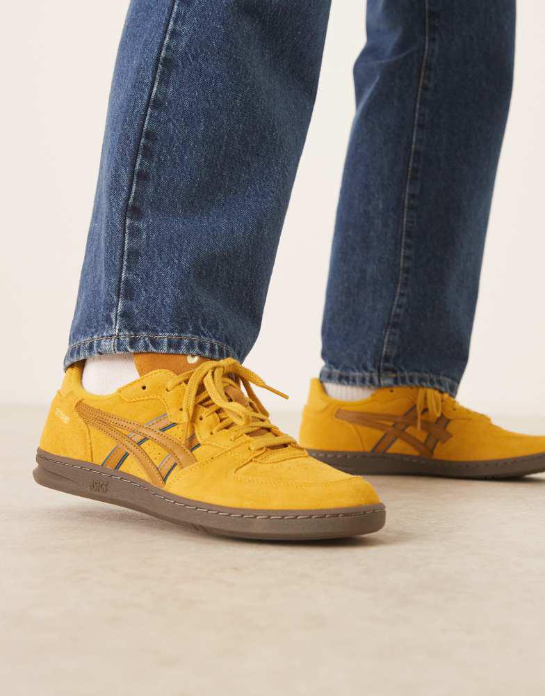 Asics Skyhand Og trainers in hornet and spice curry – On Sale Now