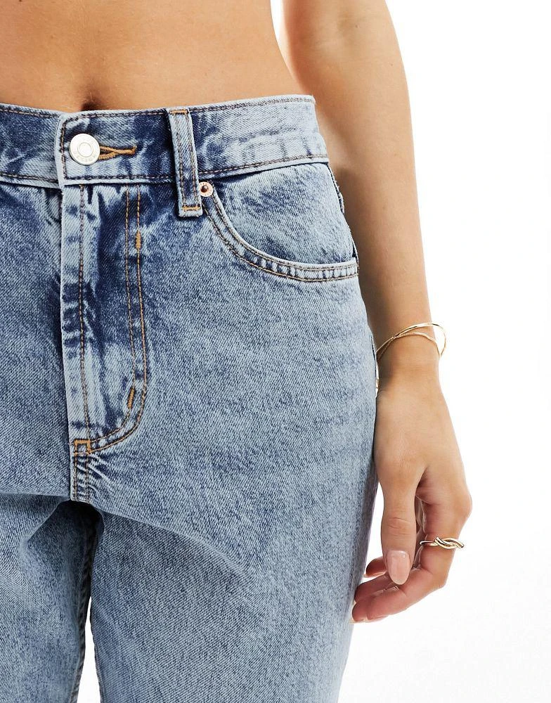 ASOS ASOS DESIGN Petite mid rise straight jeans in light blue 4