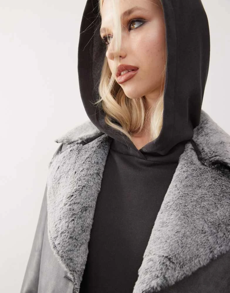 Reclaimed Vintage Reclaimed Vintage faux suede coat with fur trim 2