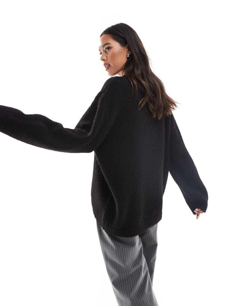 ASOS ASOS DESIGN oversized crew neck jumper in black 3