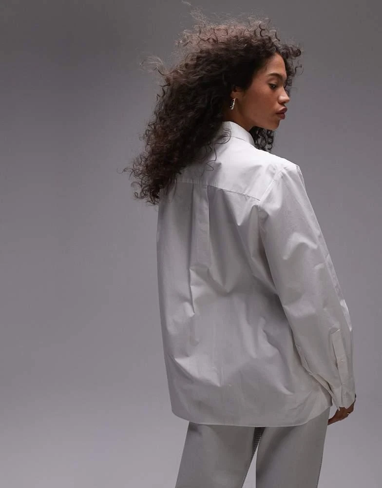 Topshop Topshop poplin buttoned cuff detail shirt in Ivory 4