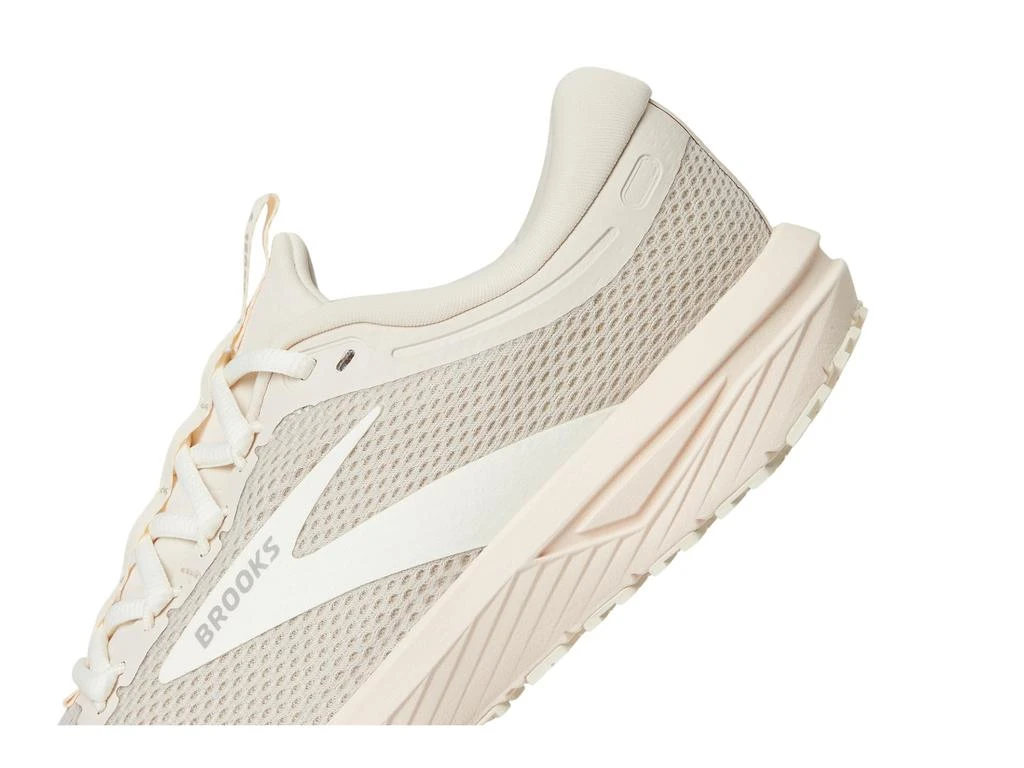 Brooks Revel 7 6