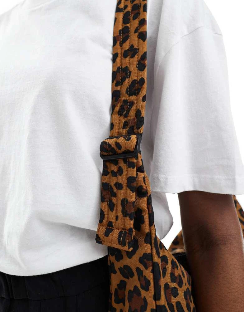 Baggu Baggu large nylon shoulder bag in leopard print 2