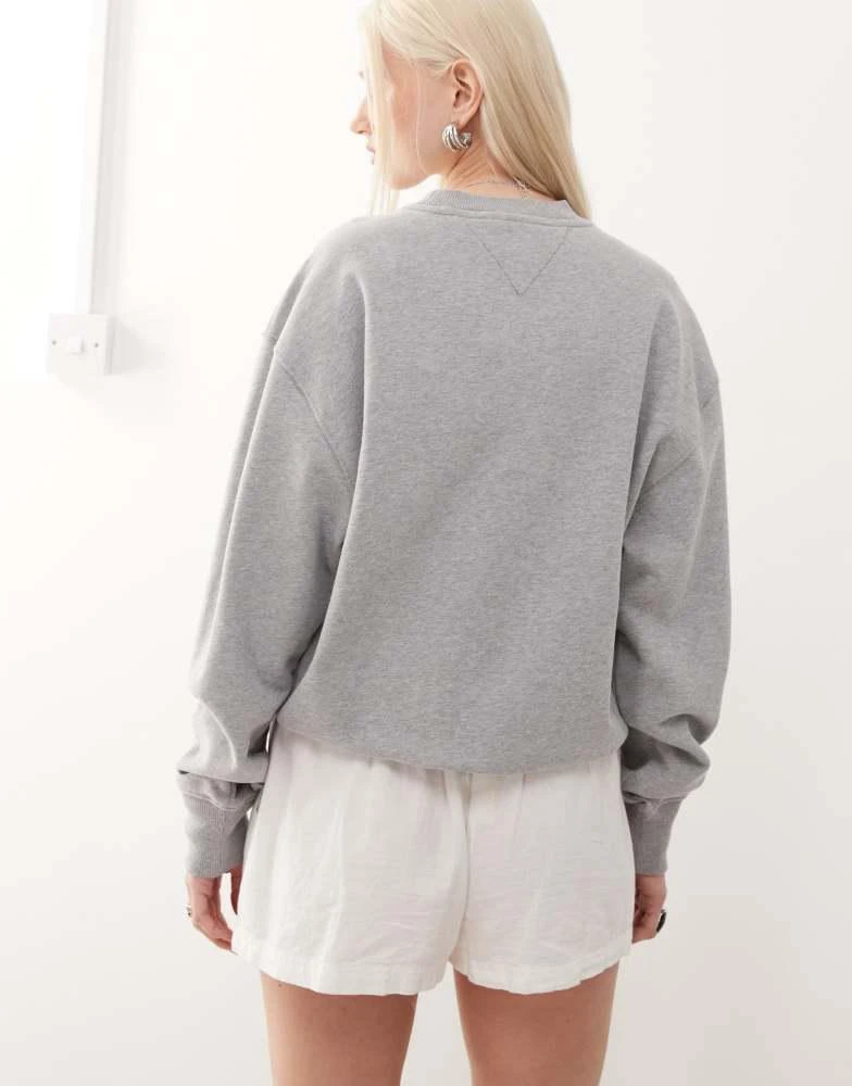 Tommy Jeans Tommy Jeans tommy girl logo sweatshirt in grey 3