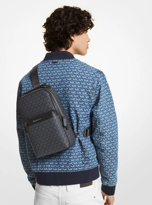 Michael Kors Hudson Logo Sling Pack 4