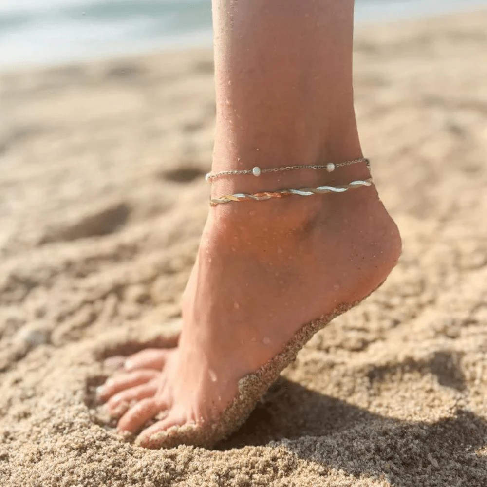 Pompeii3 Amina Anklet 18k Mixed Metal 10" 6mm Total Width Herringbone Chain 3