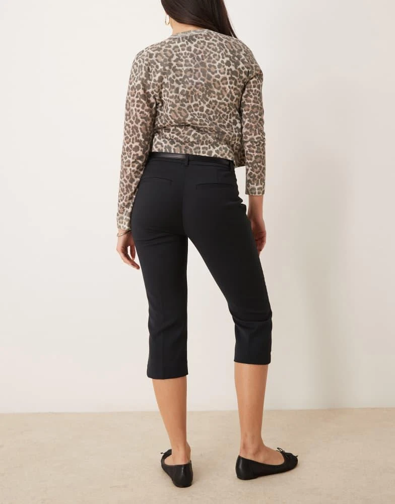 Abercrombie & Fitch Abercrombie & Fitch low rise tailored capri pant in black 2
