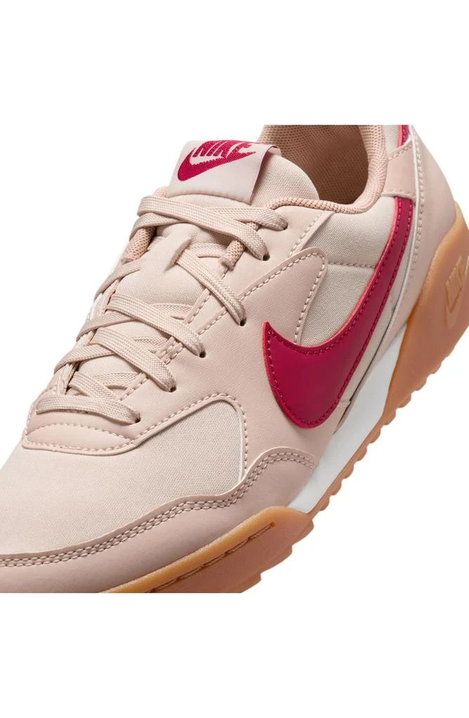 NIKE Terra Manta Sneaker 7