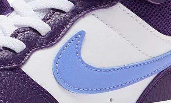 NIKE Kids
 Court Borough Mid 2 Basketball Shoe 10