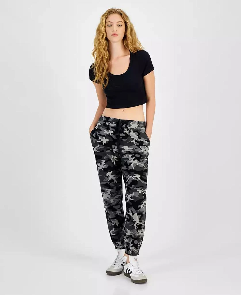Tinseltown Juniors' Camo Jogger Pants 1