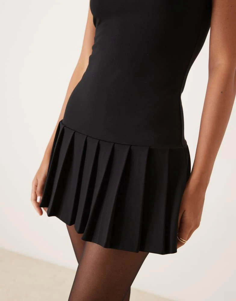 open lace back dress Pleated short dress – Shaws