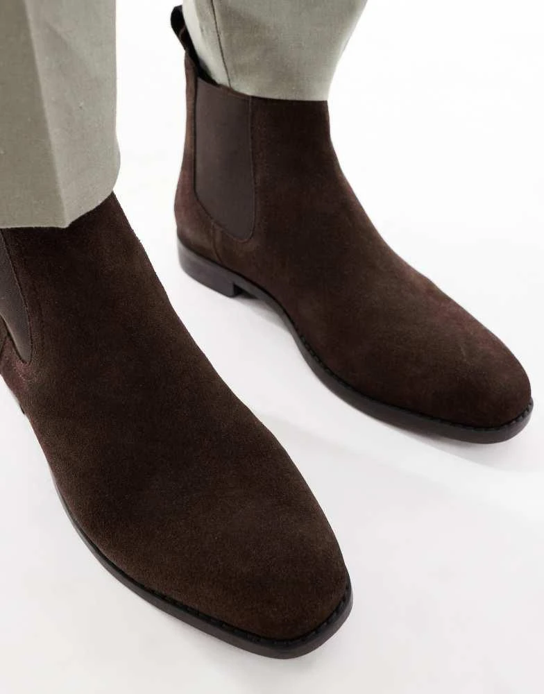 ASOS ASOS DESIGN chelsea boots in brown suede 3