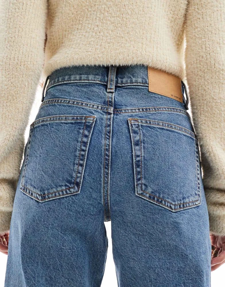 ASOS ASOS DESIGN Petite comfort stretch straight leg jean in mid blue 4