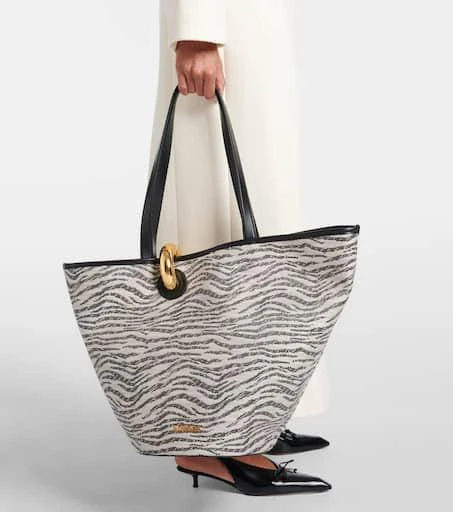 Jacquemus Le Bambola leather-trimmed tote bag 2