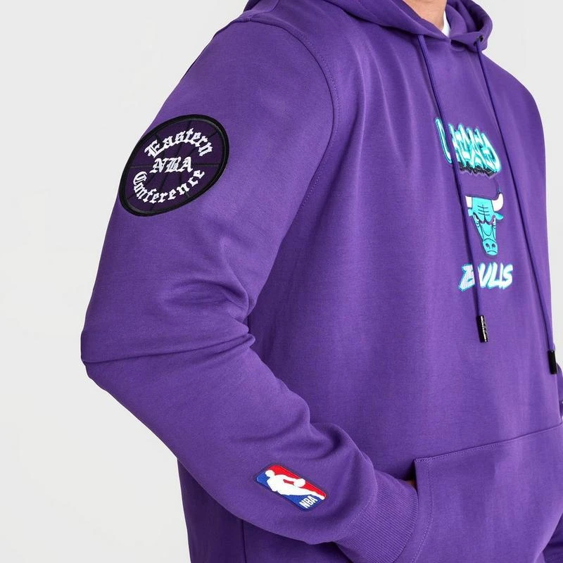 Pro Standard Men's Pro Standard Chicago Bulls Grape Pullover Hoodie 6