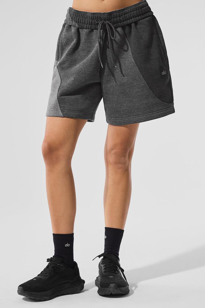 Alo 7" Make Waves Short - Dark Heather Grey Tonal
