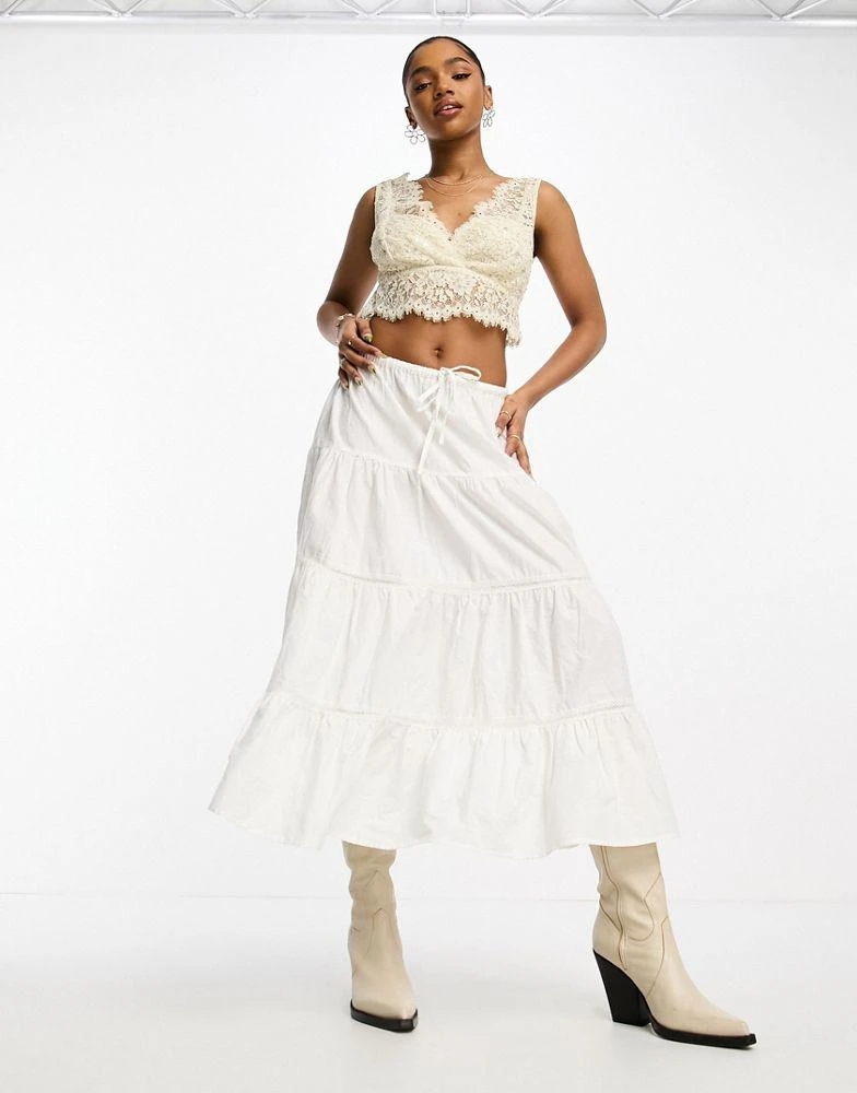 Stradivarius Stradivarius broderie bralette in floral print 4