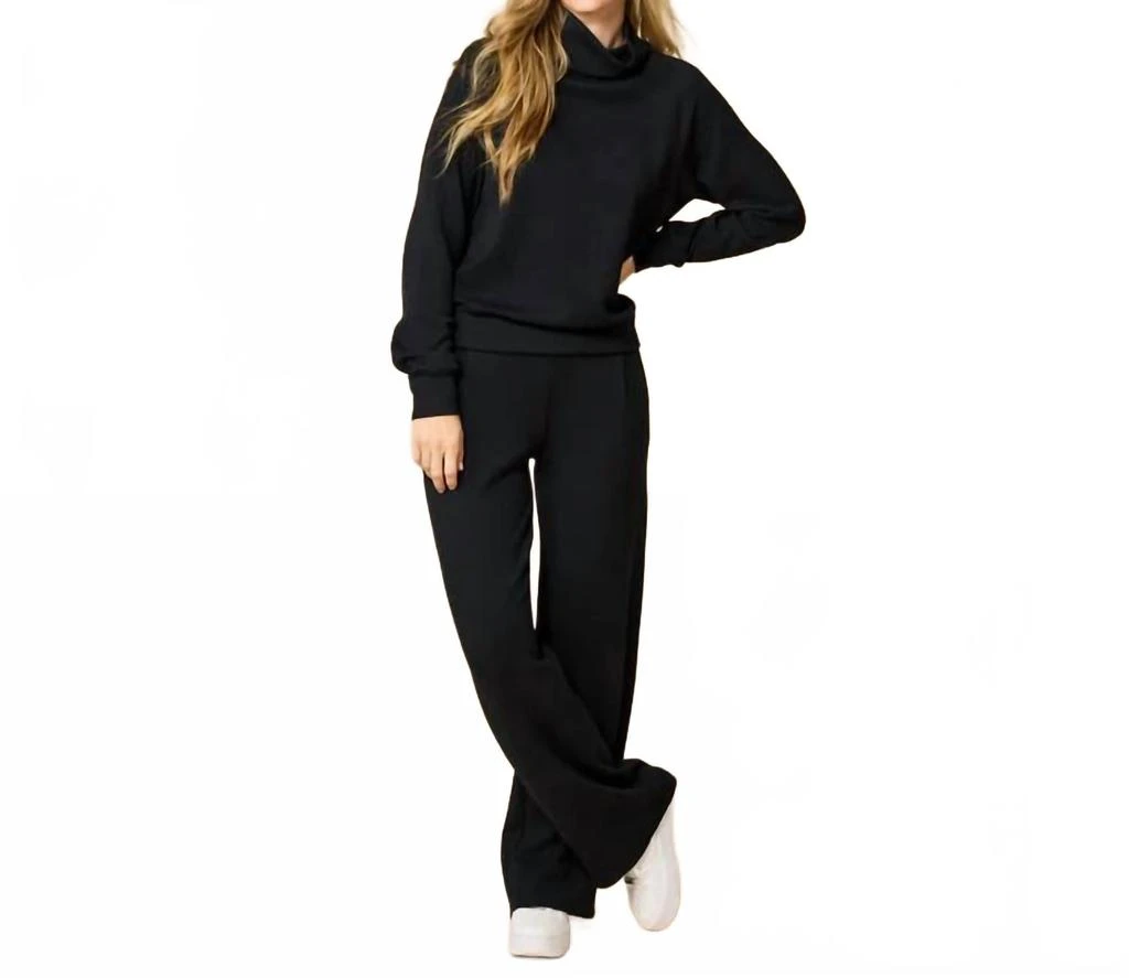 SOFTiES Dreamtech Mock Neck With Pleat Pant In Black