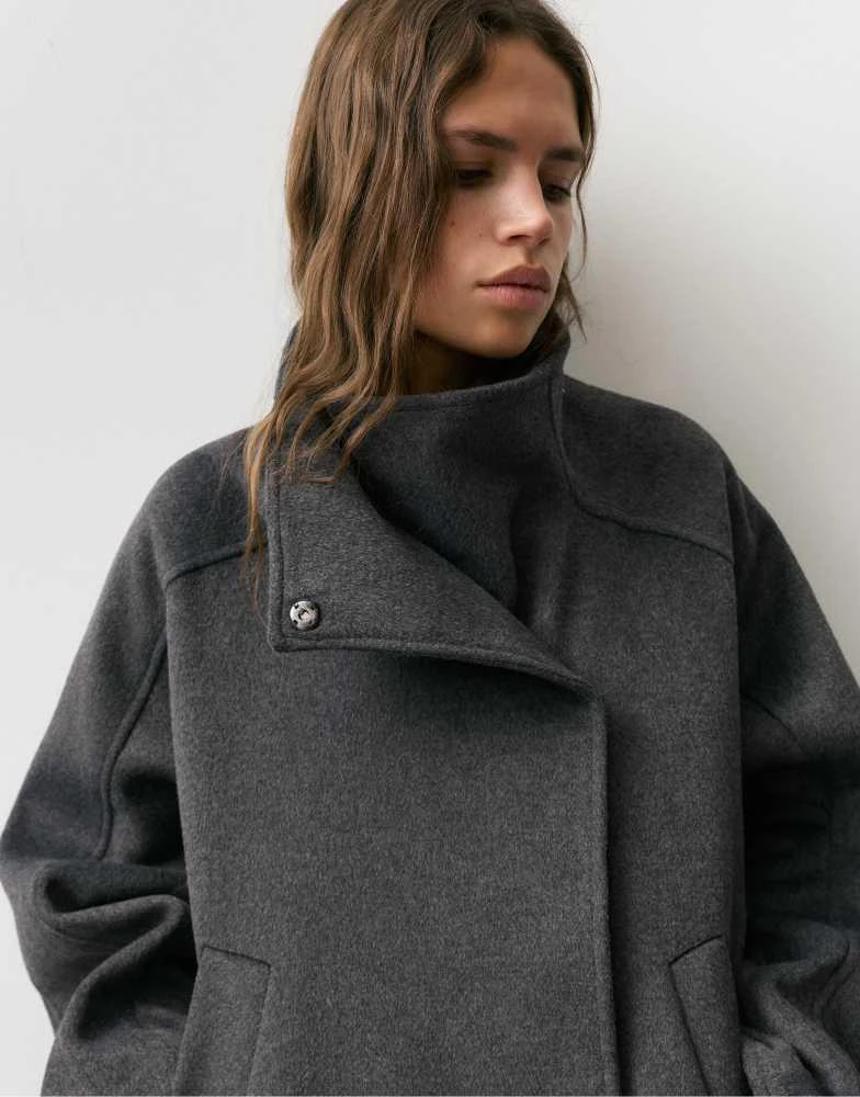 Pull&Bear Pull&Bear Short felt texture coat in grey 3