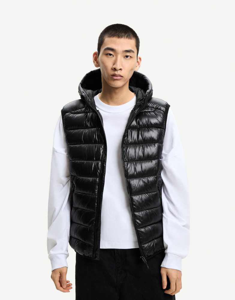 Bershka Bershka Lightweight puffer gilet in black