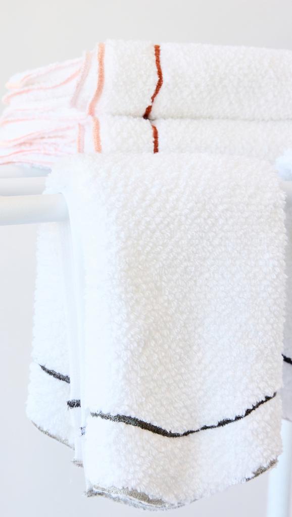 Kassatex Shopbop x Scalloped Washcloth Set of 4