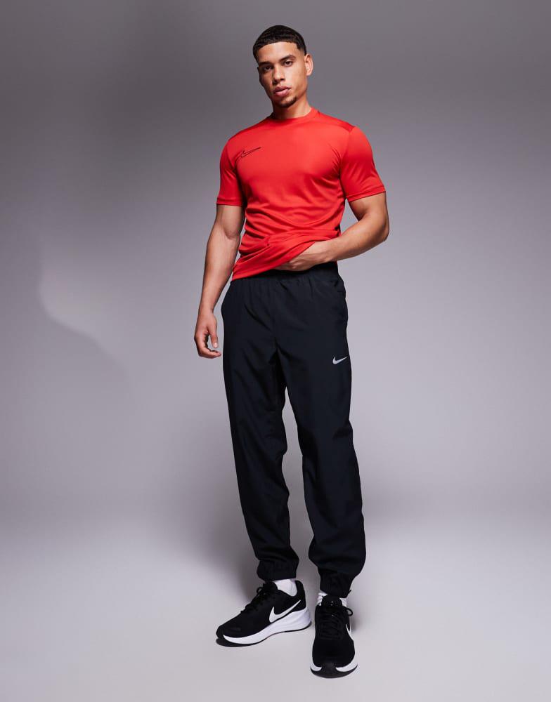 nike training tapered joggers