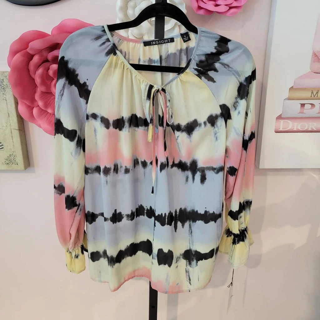 Insight Editions Spring Tie Die Top 1