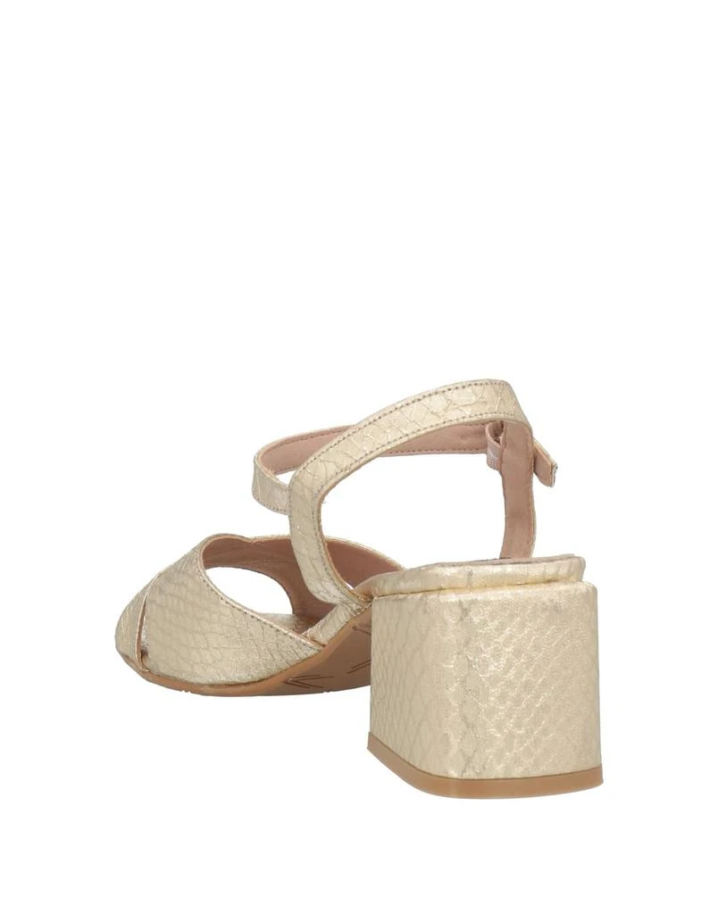 CUPLÉ Sandals 3