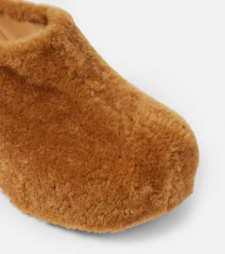 Dries Van Noten Faux fur clogs 6