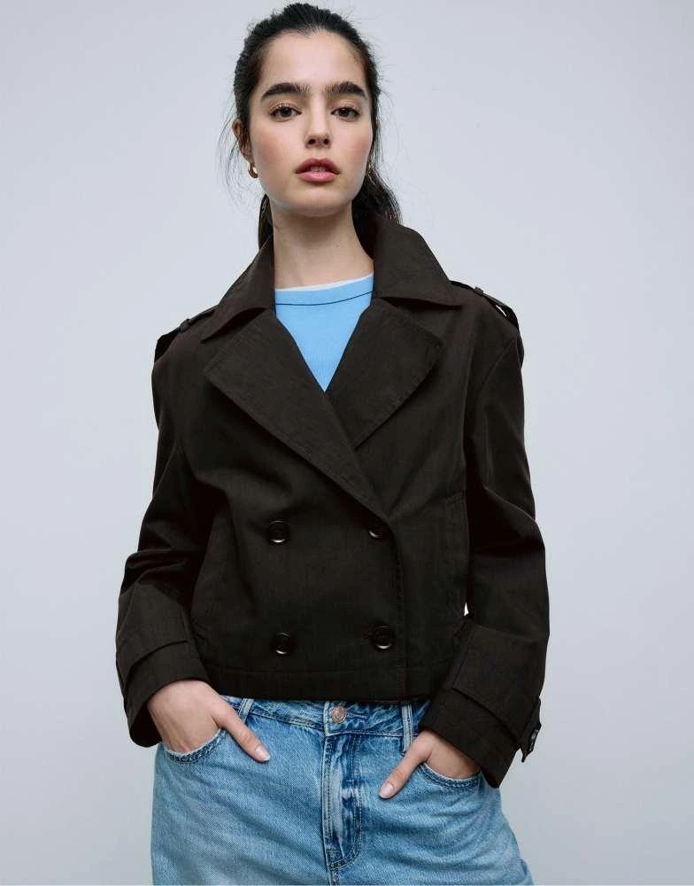 Stradivarius Stradivarius Short double-breasted trench coat in black