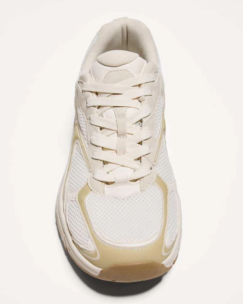 Bershka Bershka chunky sole sneakers in white 3