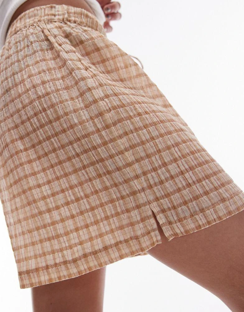 Topshop Topshop beach board short in gingham crinkle 5
