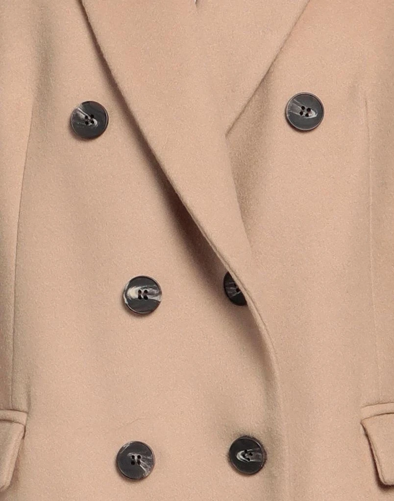 ANNIE P. Coat 4