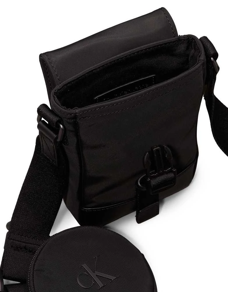 Calvin Klein Calvin Klein speed clip handbag in Black 4