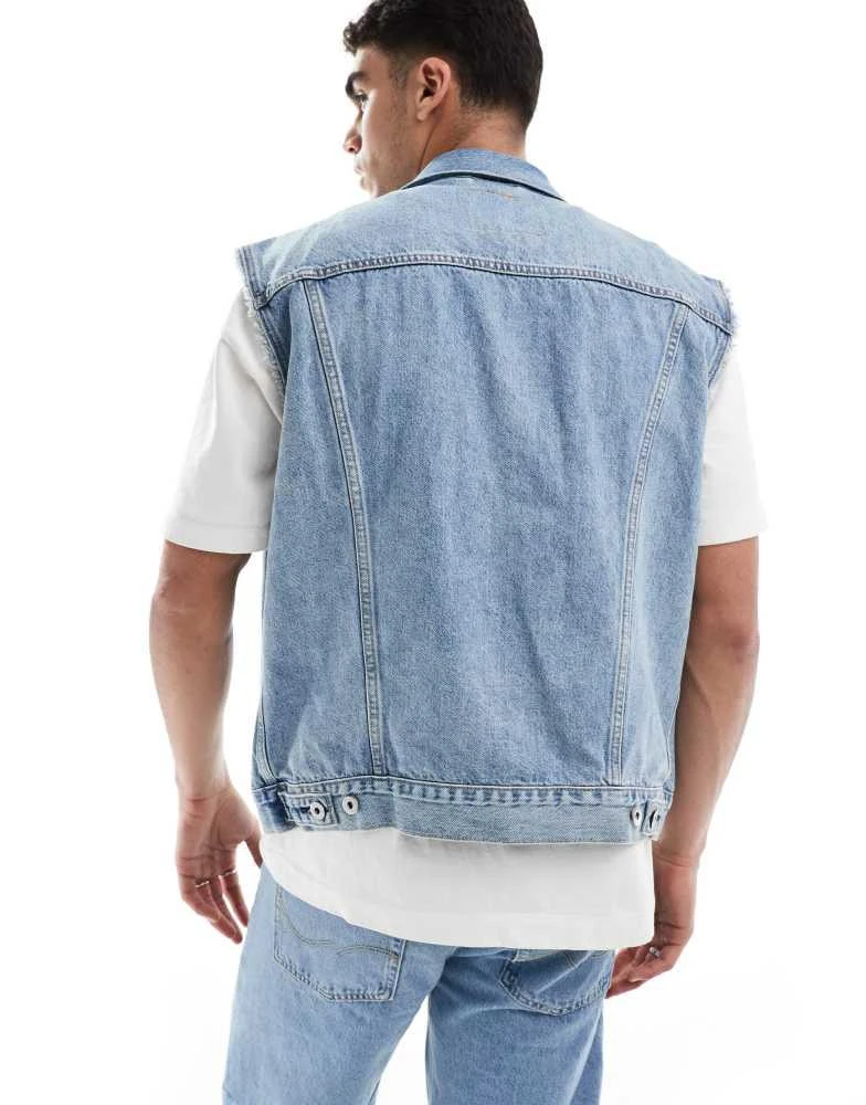 Levi's Levi's relaxed trucker denim vest  in light wash 4