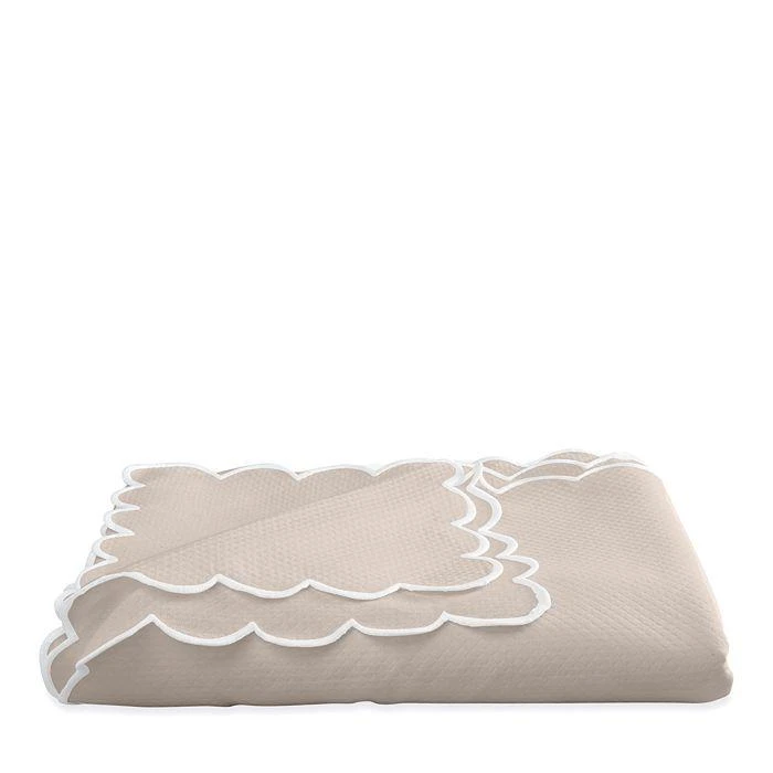 Matouk Savannah Gardens Tablecloth, 90" Round 10