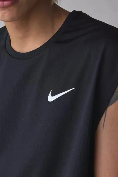 NIKE Nike UO Exclusive Cropped Swim Shirt 7