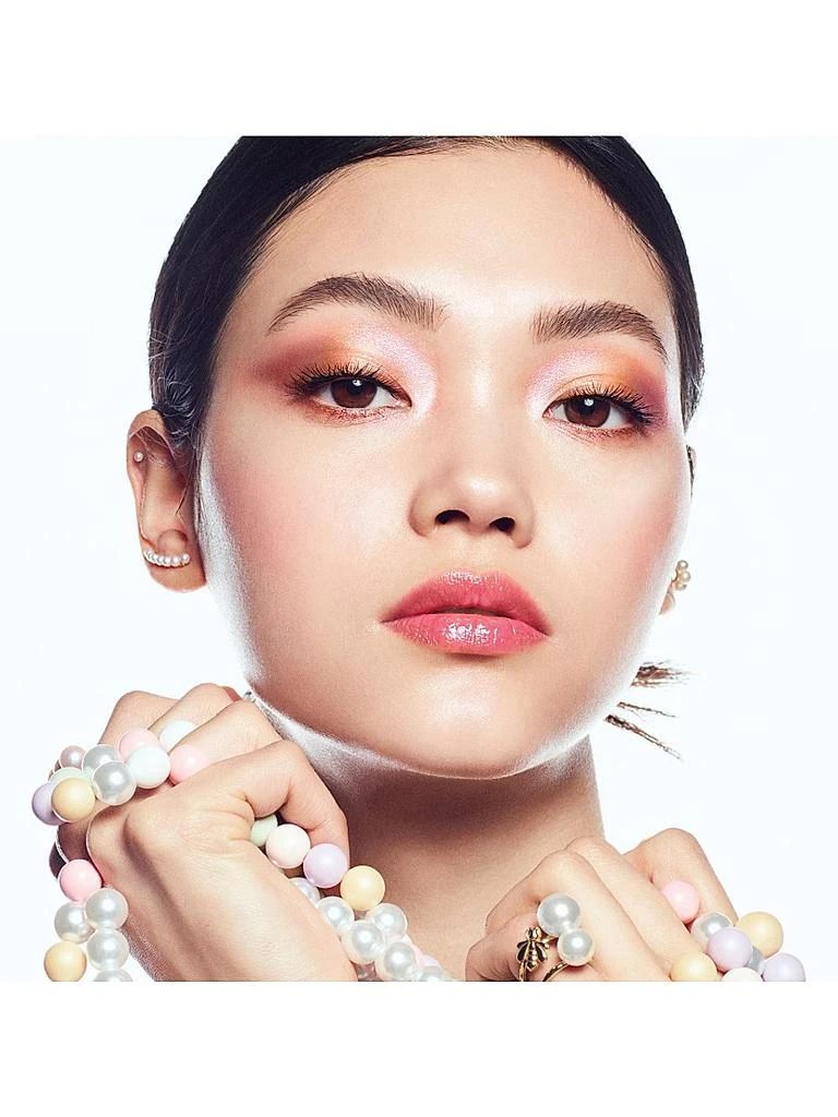 Guerlain Meteorites Setting
Finishing Pearls of Powder 9