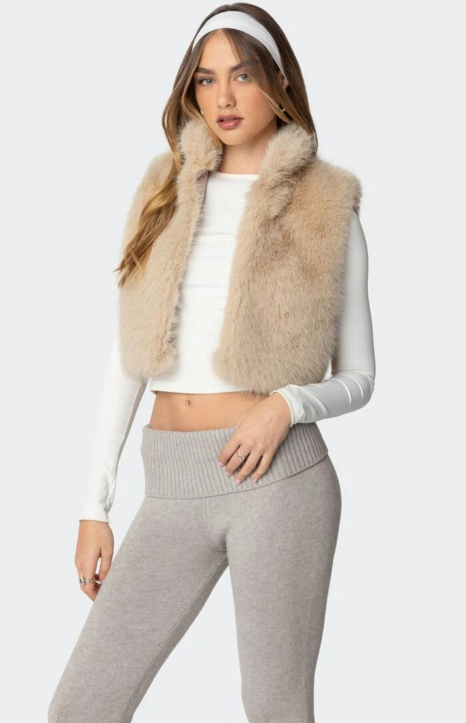 Edikted Cassandra Faux Fur Vest 3