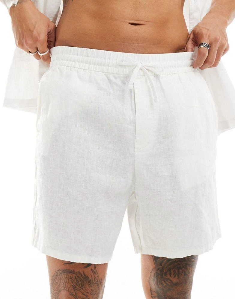 Weekday Weekday Olsen regular fit linen blend shorts in off-white 3