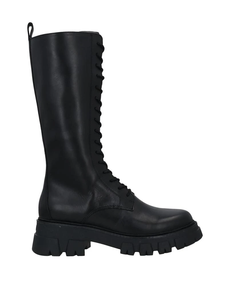 Ash Boots 1
