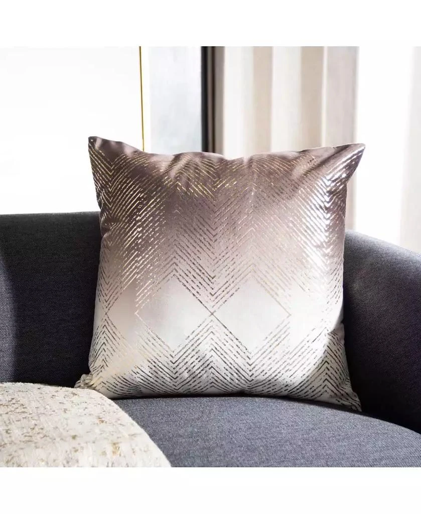 Safavieh Sarla 18" x 18" Pillow 2