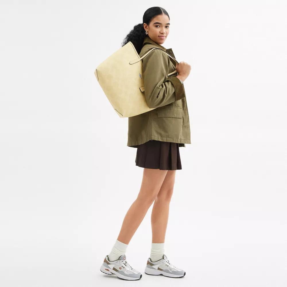 Coach City Tote Bag In Signature Canvas