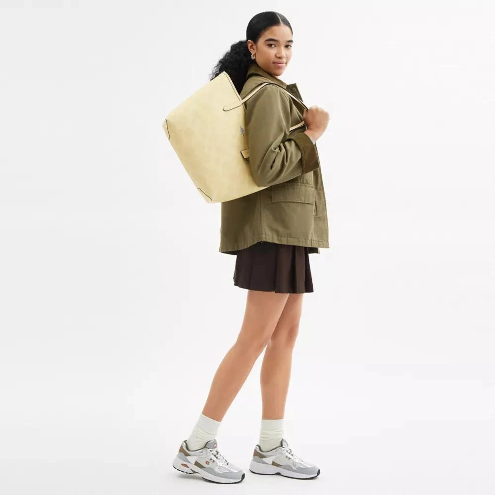 Coach City Tote Bag In Signature Canvas 2
