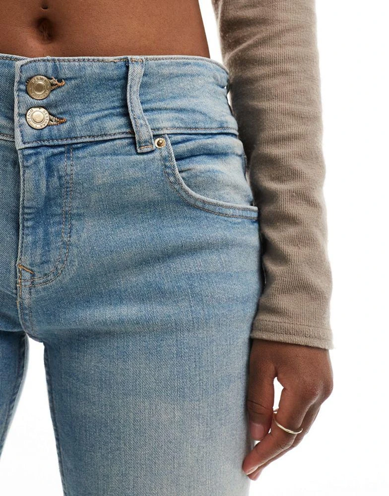 Bershka Bershka low rise bootcut jeans in light blue dirty wash 2