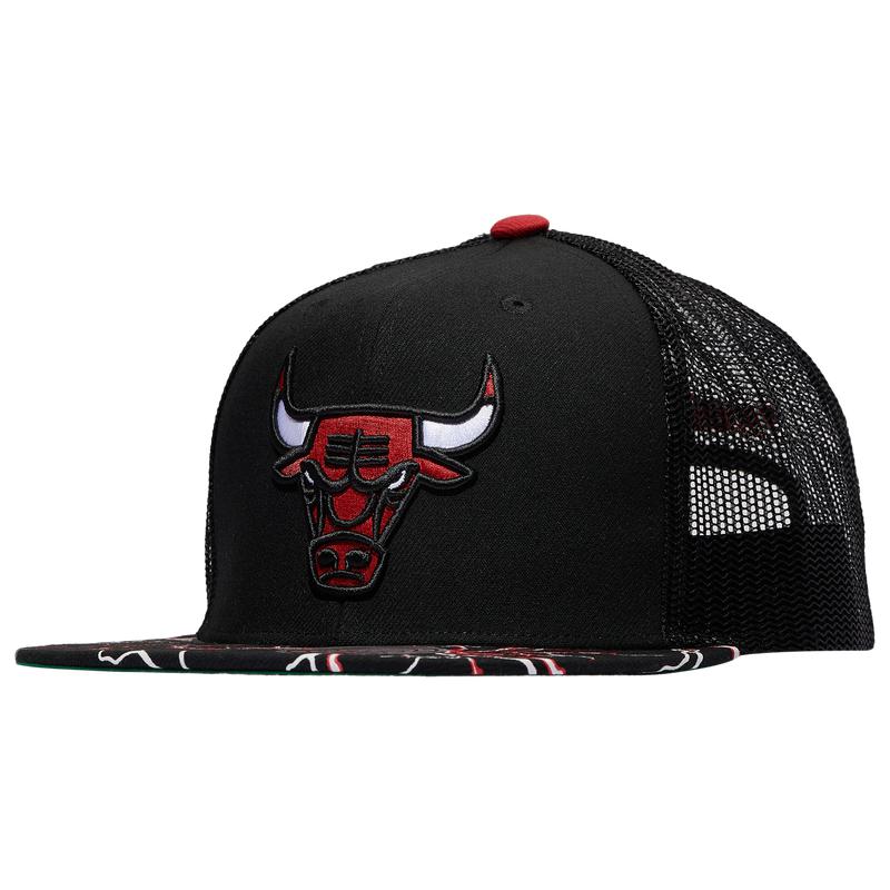 Mitchell & Ness Mitchell & Ness Bulls Storm Season Trucker Hat - Men's